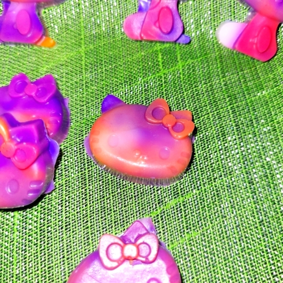 🎀Free With A Bundle Of 2 or More Item's🎀Handcrafted 🫧 Hello Kitty Soap 🫧 - Picture 3 of 14